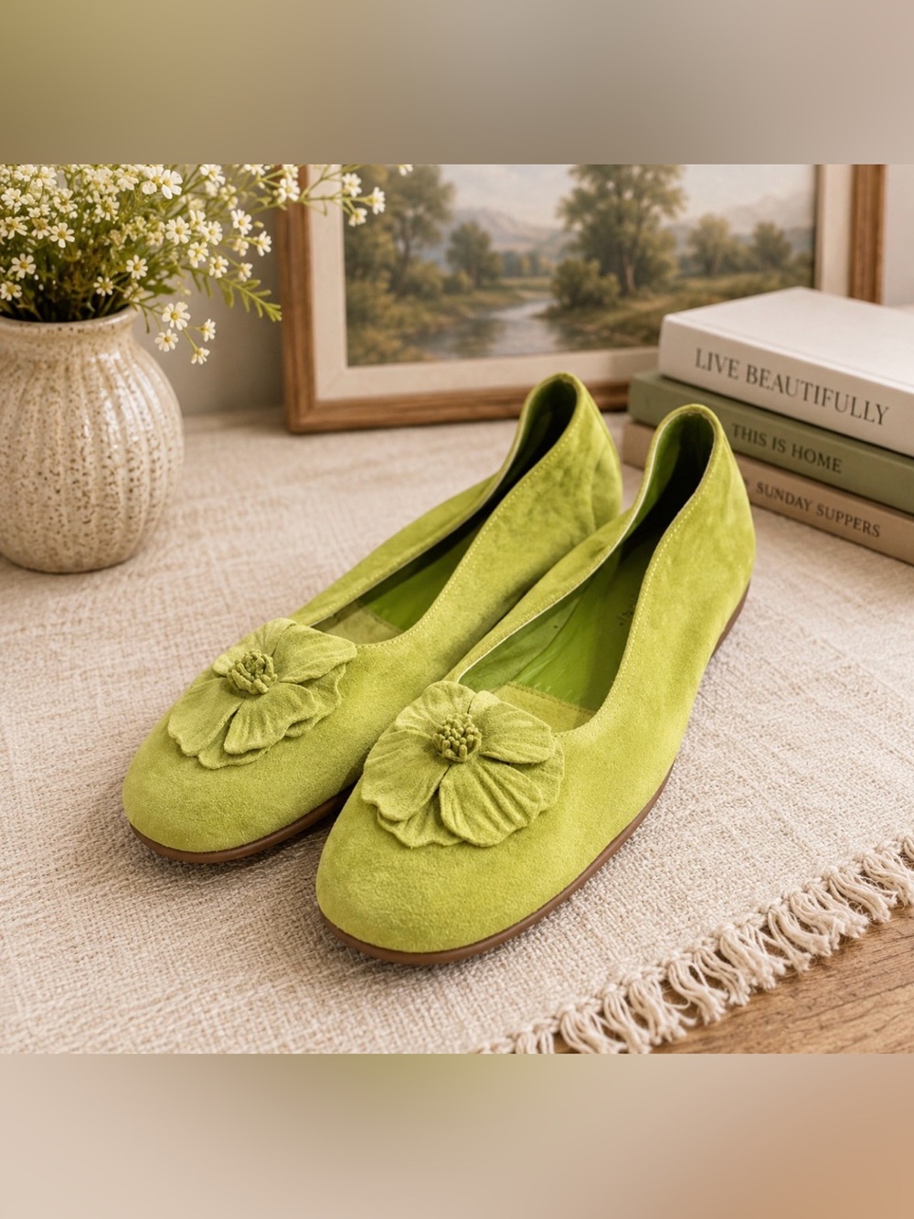 Dexter Lime Green suede Women's Flats with Floral Accent size 10